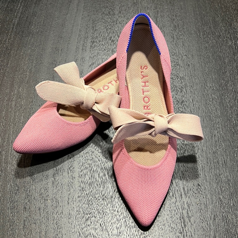 Rothy’s Mary Jane Points in Rosebud - size 7.5